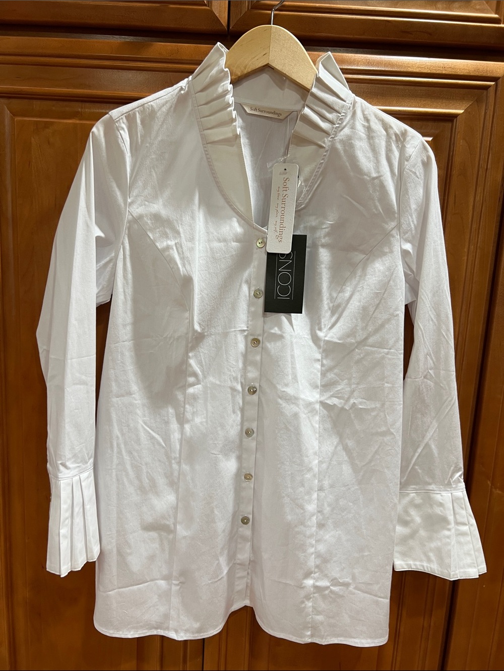 NWT Soft surroundings ICON White Ruffle-Collar Button-Front Dress Shirt